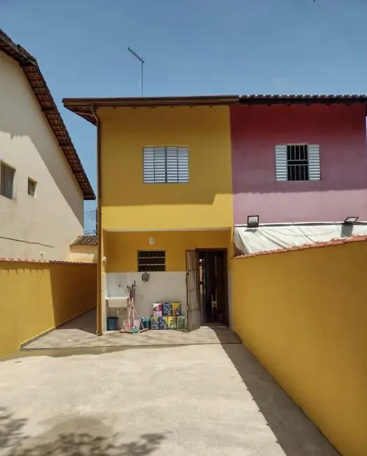Sobrado com 2 quartos à venda, 69m2 em Itanhaem - SP - imagem 4 Foto 4 de Sobrado com 2 quartos à venda, 69m2 em Itanhaem - SP