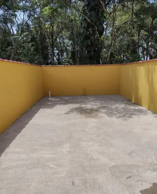 Foto 2 de Sobrado com 2 quartos à venda, 69m2 em Itanhaem - SP