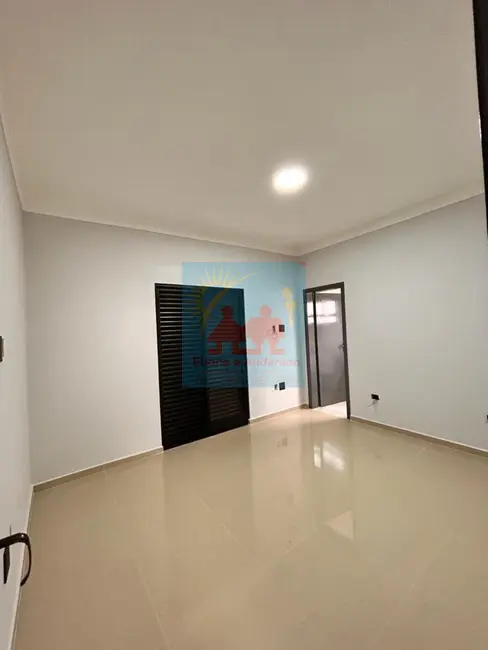 Sobrado com 3 quartos à venda, 185m2 em Caiçara, Praia Grande - SP - imagem 8 Foto 8 de Sobrado com 3 quartos à venda, 185m2 em Caiçara, Praia Grande - SP