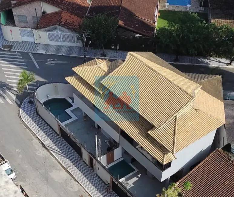Sobrado com 3 quartos à venda, 185m2 em Caiçara, Praia Grande - SP - imagem 1 Foto 1 de Sobrado com 3 quartos à venda, 185m2 em Caiçara, Praia Grande - SP