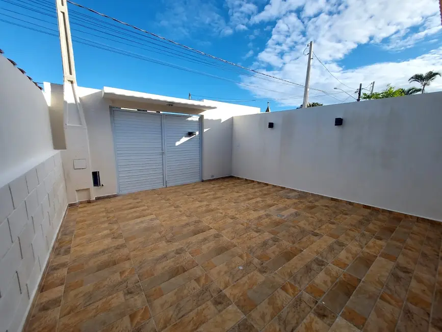 Foto 2 de Sobrado com 3 quartos à venda, 83m2 em Itanhaem - SP