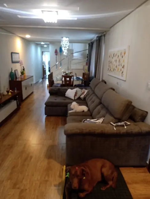 Sobrado com 4 quartos à venda, 150m2 em Canto do Forte, Praia Grande - SP - imagem 3 Foto 3 de Sobrado com 4 quartos à venda, 150m2 em Canto do Forte, Praia Grande - SP