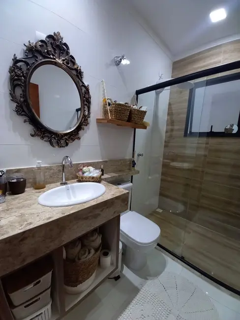 Sobrado com 3 quartos à venda, 175m2 em Canto do Forte, Praia Grande - SP - imagem 8 Foto 8 de Sobrado com 3 quartos à venda, 175m2 em Canto do Forte, Praia Grande - SP