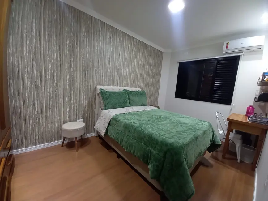 Sobrado com 3 quartos à venda, 175m2 em Canto do Forte, Praia Grande - SP - imagem 7 Foto 7 de Sobrado com 3 quartos à venda, 175m2 em Canto do Forte, Praia Grande - SP