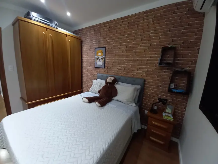 Sobrado com 3 quartos à venda, 175m2 em Canto do Forte, Praia Grande - SP - imagem 9 Foto 9 de Sobrado com 3 quartos à venda, 175m2 em Canto do Forte, Praia Grande - SP