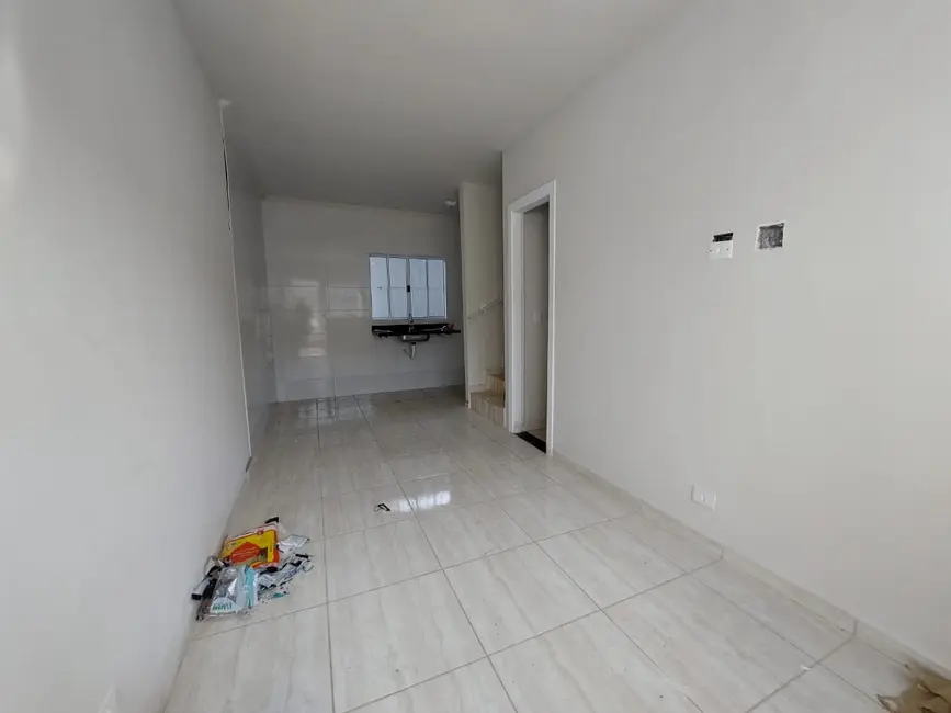 Sobrado com 2 quartos à venda, 74m2 em Praia Grande - SP - imagem 3 Foto 3 de Sobrado com 2 quartos à venda, 74m2 em Praia Grande - SP