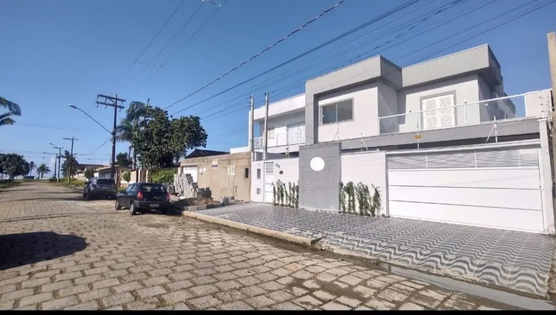 Foto 2 de Sobrado com 4 quartos à venda, 310m2 em Itanhaem - SP