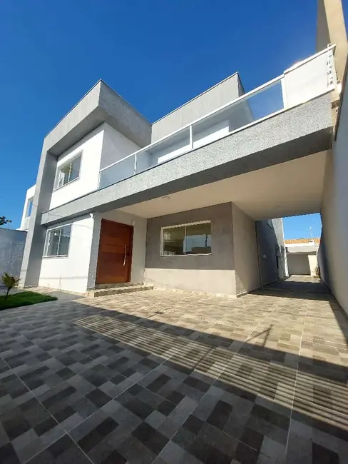 Foto 1 de Sobrado com 4 quartos à venda, 310m2 em Itanhaem - SP