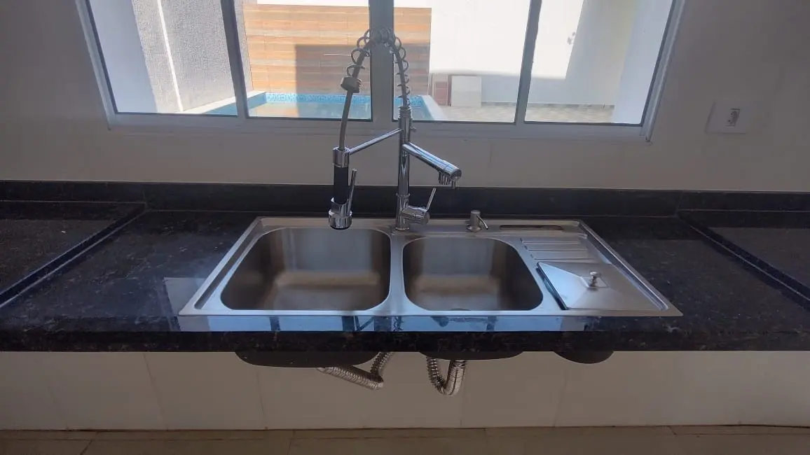 Foto 7 de Sobrado com 4 quartos à venda, 310m2 em Itanhaem - SP