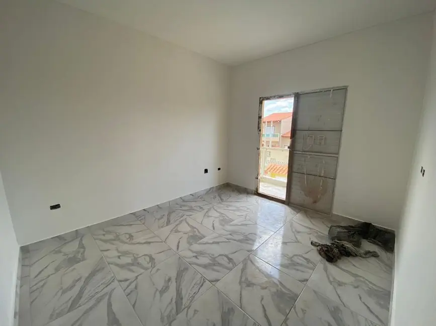 Sobrado com 2 quartos à venda, 70m2 em Itanhaem - SP - imagem 3 Foto 3 de Sobrado com 2 quartos à venda, 70m2 em Itanhaem - SP