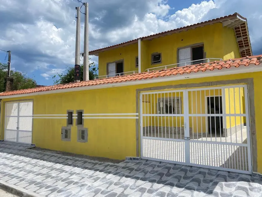 Foto 1 de Sobrado com 2 quartos à venda, 70m2 em Itanhaem - SP