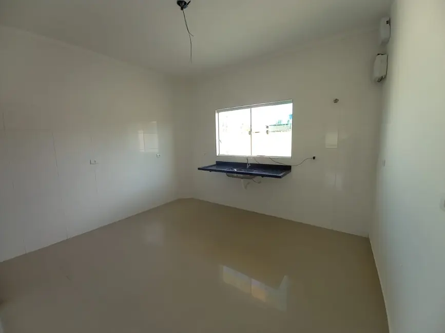 Sobrado com 2 quartos à venda, 88m2 em Itanhaem - SP - imagem 3 Foto 3 de Sobrado com 2 quartos à venda, 88m2 em Itanhaem - SP