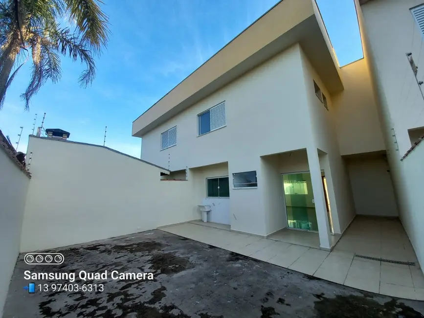 Sobrado com 3 quartos à venda, 115m2 em Itanhaem - SP - imagem 4 Foto 4 de Sobrado com 3 quartos à venda, 115m2 em Itanhaem - SP