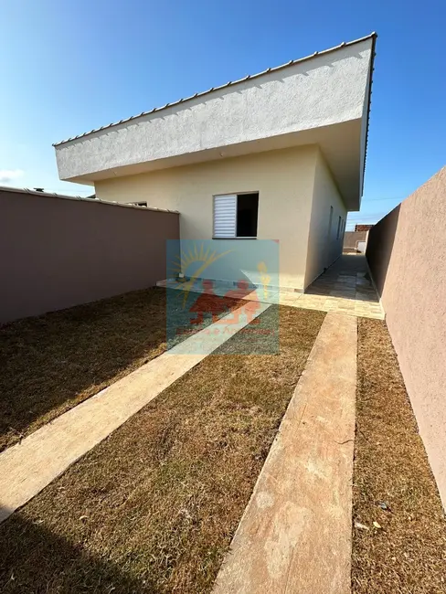 Foto 1 de Casa com 2 quartos à venda, 50m2 em Itanhaem - SP