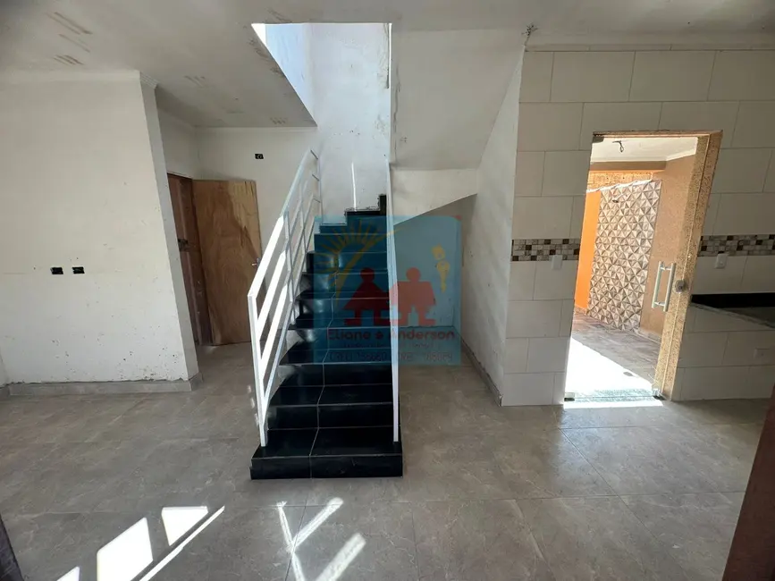 Sobrado com 2 quartos à venda, 70m2 em Itanhaem - SP - imagem 3 Foto 3 de Sobrado com 2 quartos à venda, 70m2 em Itanhaem - SP