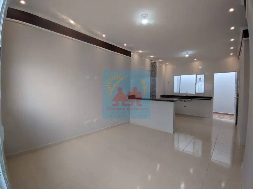 Foto 5 de Casa com 2 quartos à venda, 68m2 em Itanhaem - SP