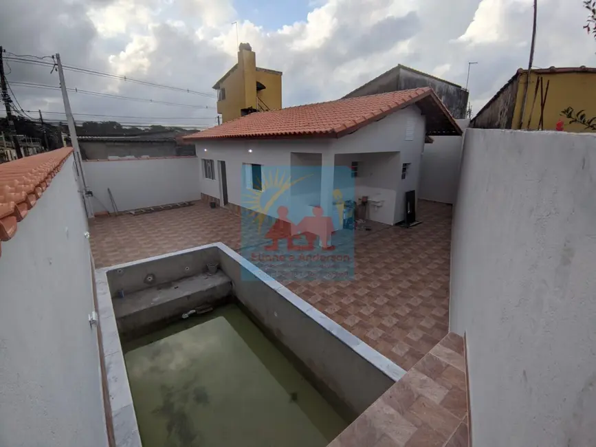 Foto 1 de Casa com 2 quartos à venda, 68m2 em Itanhaem - SP