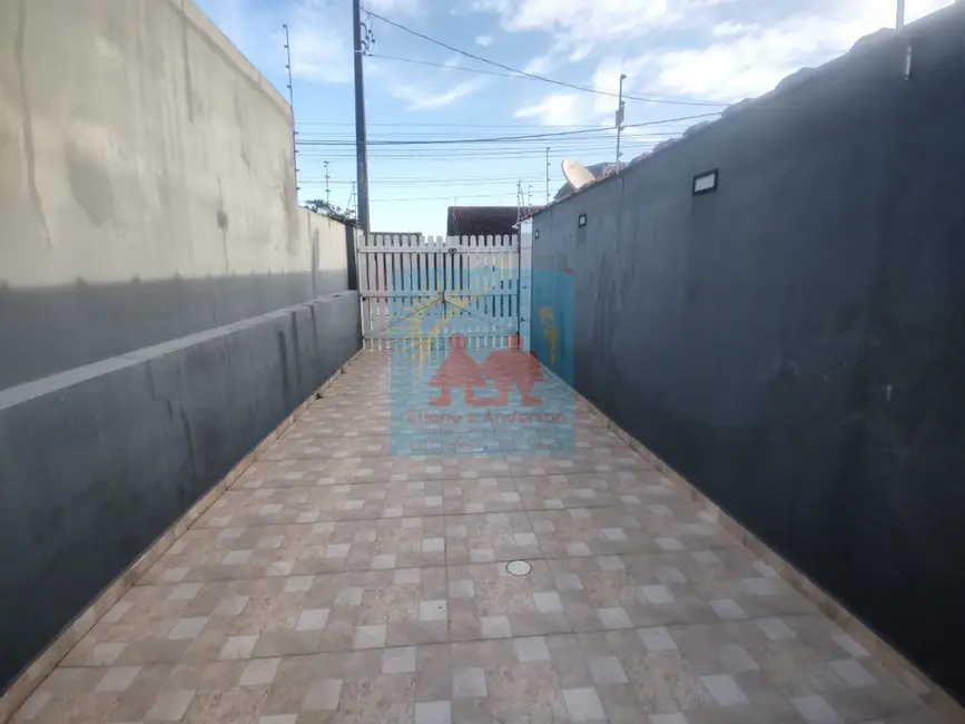 Foto 2 de Casa com 2 quartos à venda, 78m2 em Itanhaem - SP