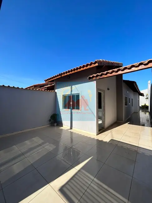 Foto 2 de Casa com 2 quartos à venda, 72m2 em Itanhaem - SP