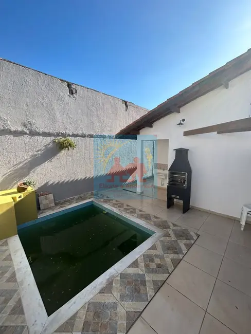 Foto 1 de Casa com 2 quartos à venda, 72m2 em Itanhaem - SP