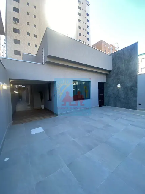 Foto 1 de Casa com 2 quartos à venda, 104m2 em Tupi, Praia Grande - SP