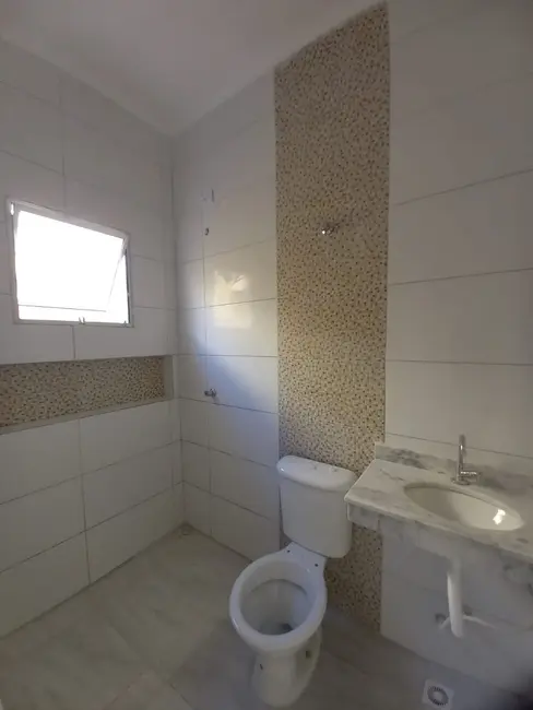 Foto 4 de Casa com 2 quartos à venda, 63m2 em Itanhaem - SP