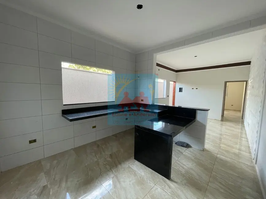 Foto 8 de Casa com 2 quartos à venda, 71m2 em Itanhaem - SP