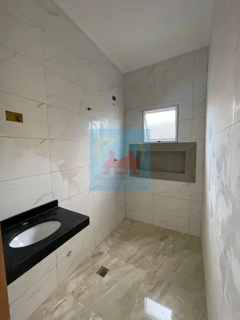 Foto 9 de Casa com 2 quartos à venda, 71m2 em Itanhaem - SP