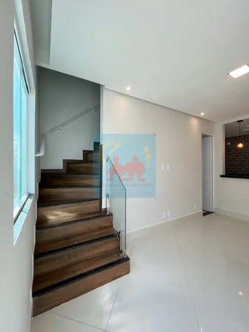 Foto 1 de Casa com 2 quartos à venda, 53m2 em Maracanã, Praia Grande - SP