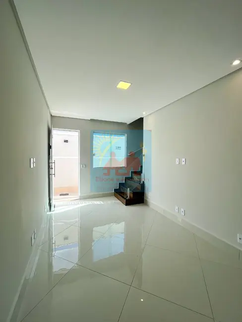 Foto 2 de Casa com 2 quartos à venda, 53m2 em Maracanã, Praia Grande - SP
