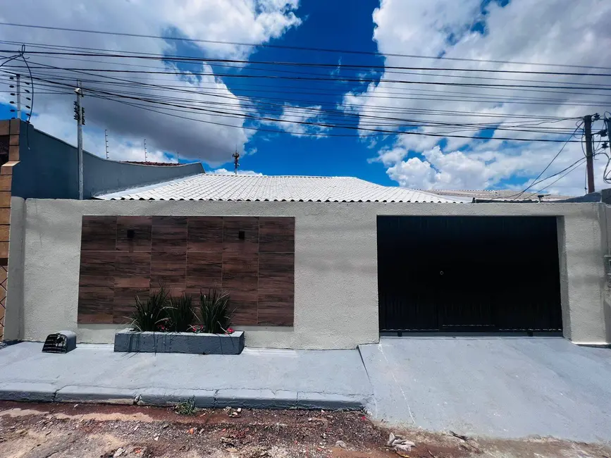Foto 2 de Casa com 3 quartos à venda, 220m2 em Tijucal, Cuiaba - MT