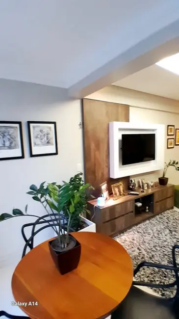 Apartamento com 2 quartos para alugar, 86m2 em Centro, Balneario Camboriu - SC - imagem 4 Foto 4 de Apartamento com 2 quartos para alugar, 86m2 em Centro, Balneario Camboriu - SC