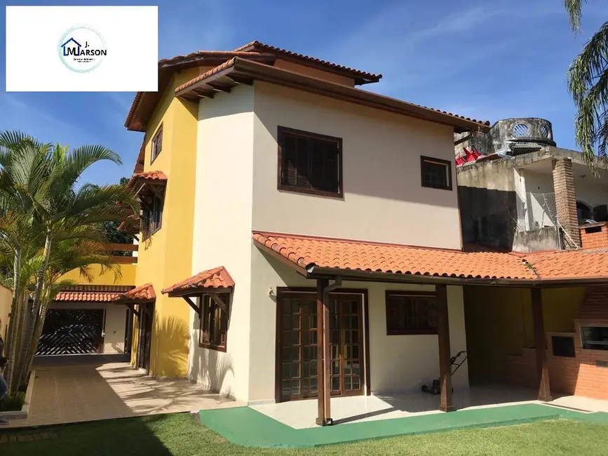 Foto 4 de Sobrado com 3 quartos à venda, 249m2 em Jardim Britânia, Caraguatatuba - SP