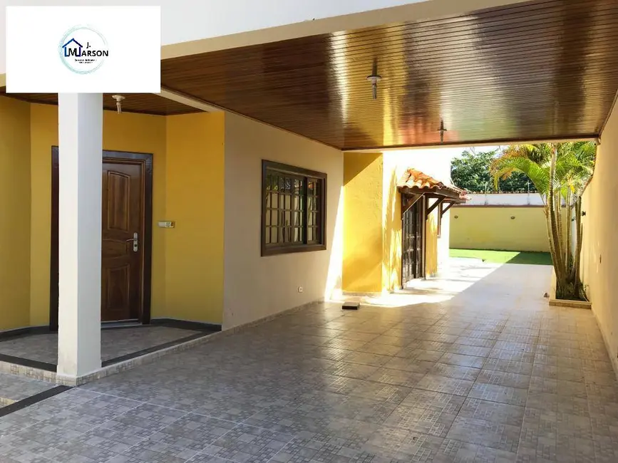 Foto 8 de Sobrado com 3 quartos à venda, 249m2 em Jardim Britânia, Caraguatatuba - SP