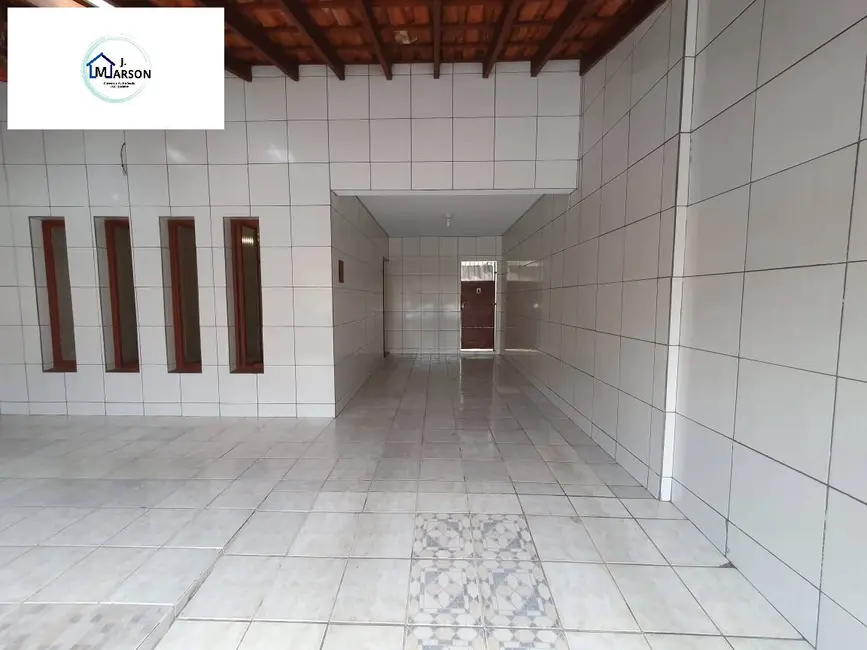 Foto 1 de Casa com 2 quartos à venda, 139m2 em Centro, Caraguatatuba - SP