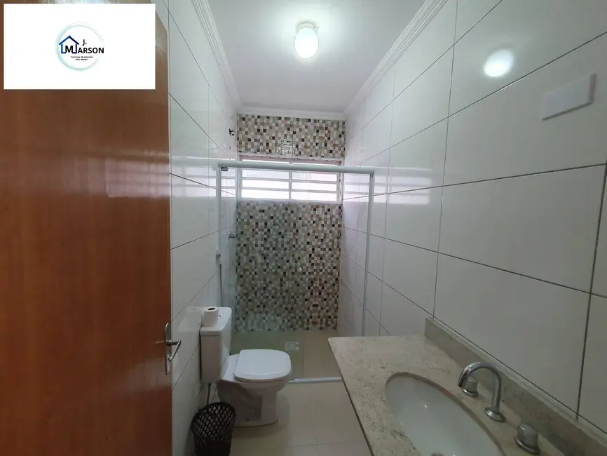 Sobrado com 5 quartos à venda, 232m2 em Centro, Caraguatatuba - SP - imagem 8 Foto 8 de Sobrado com 5 quartos à venda, 232m2 em Centro, Caraguatatuba - SP