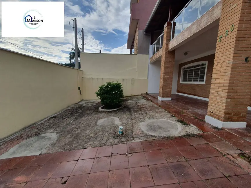 Foto 2 de Sobrado com 5 quartos à venda, 232m2 em Centro, Caraguatatuba - SP