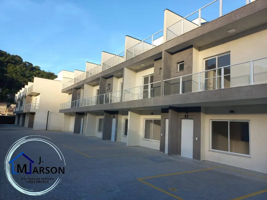 Foto 2 de Casa com 2 quartos à venda, 84m2 em Centro, Caraguatatuba - SP