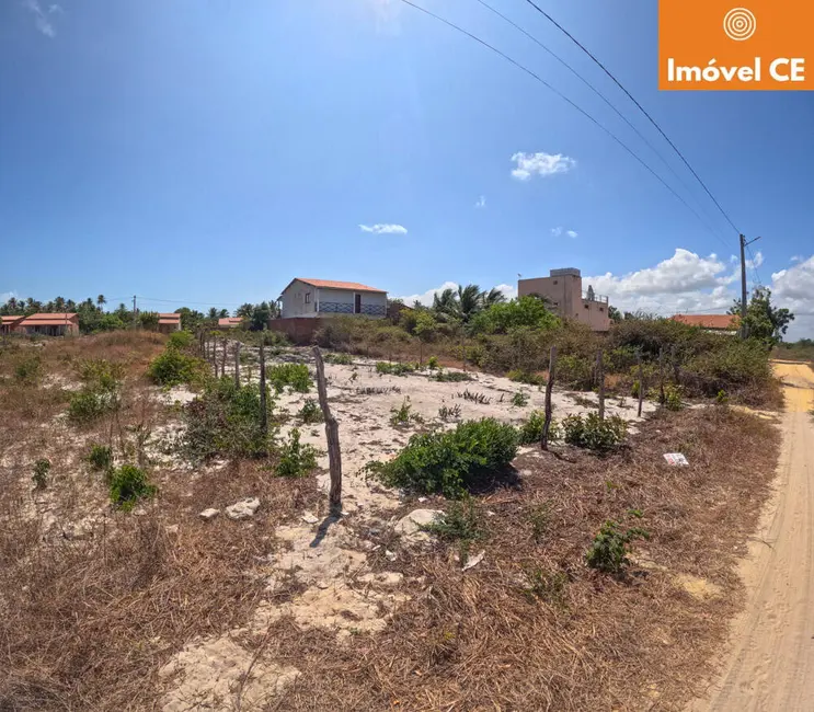 Foto 1 de Terreno / Lote à venda, 330m2 em Amontada - CE