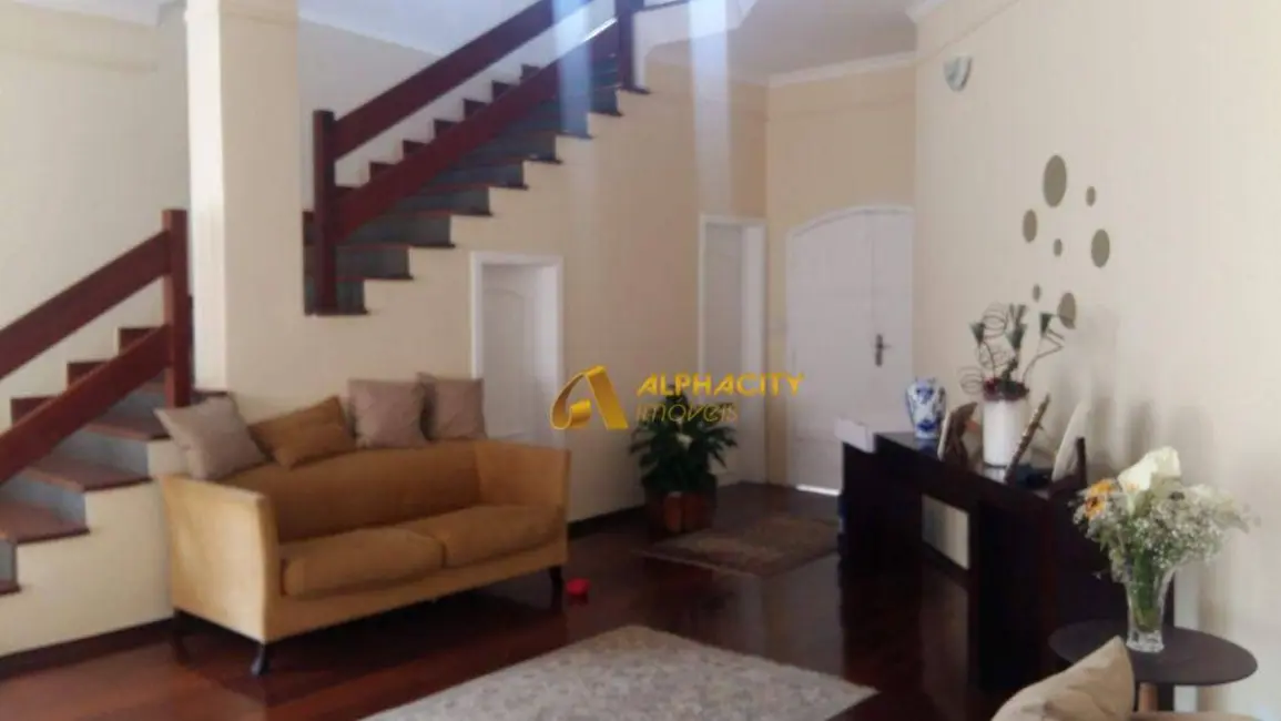 Foto 3 de Casa de Condomínio com 4 quartos à venda, 360m2 em Santana De Parnaiba - SP