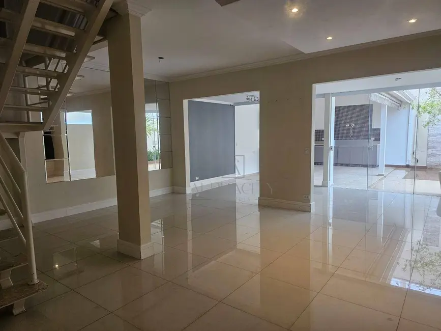 Foto 1 de Casa de Condomínio com 3 quartos à venda, 250m2 em Santana De Parnaiba - SP