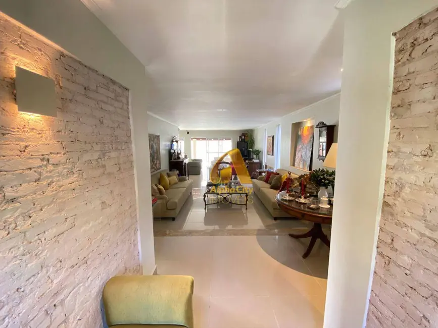 Foto 3 de Casa de Condomínio com 3 quartos à venda, 384m2 em Santana De Parnaiba - SP