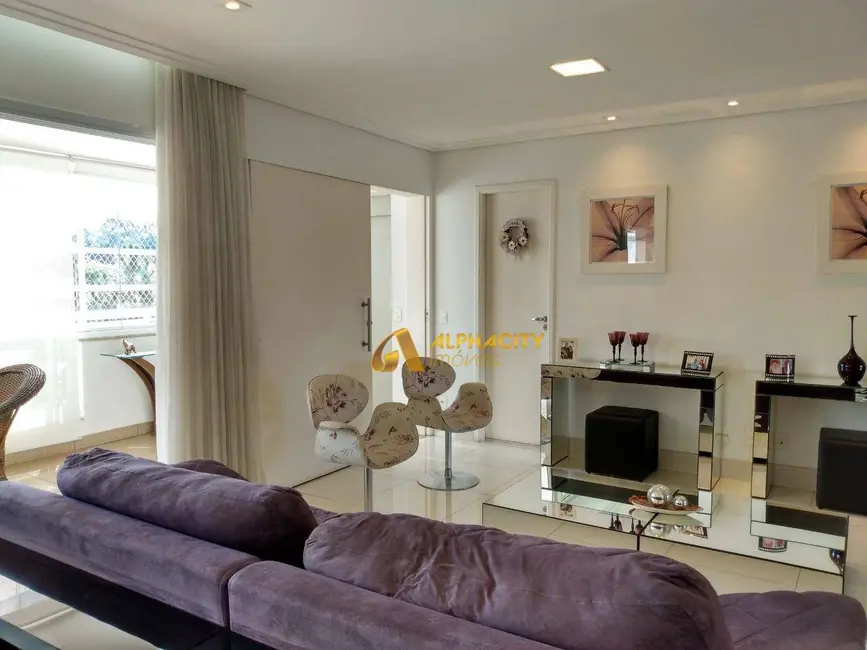 Foto 9 de Apartamento com 3 quartos à venda, 196m2 em Barueri - SP