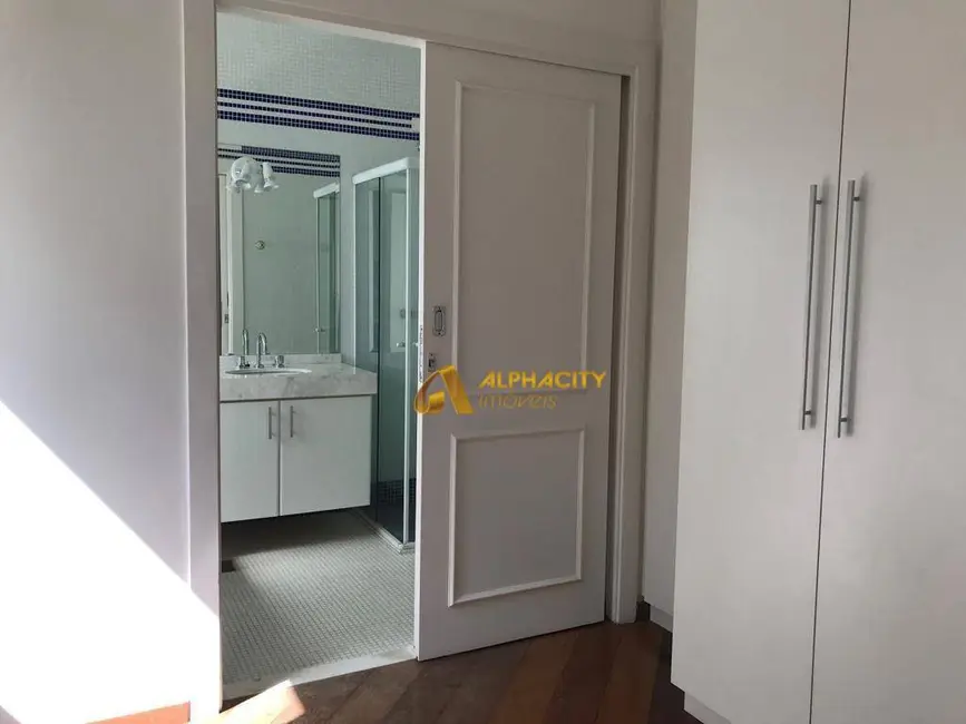 Foto 3 de Casa de Condomínio com 5 quartos à venda e para alugar, 700m2 em Santana De Parnaiba - SP