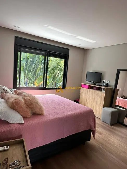 Casa de Condomínio com 3 quartos à venda, 550m2 em Santana De Parnaiba - SP - imagem 8 Foto 8 de Casa de Condomínio com 3 quartos à venda, 550m2 em Santana De Parnaiba - SP