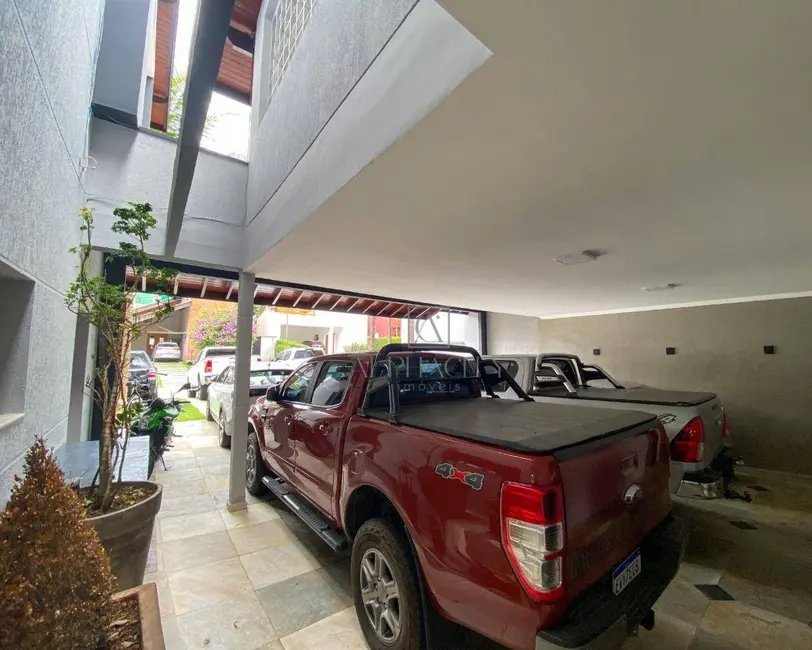 Foto 2 de Casa de Condomínio com 6 quartos à venda e para alugar, 700m2 em Santana De Parnaiba - SP