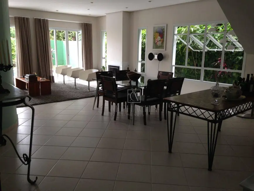 Casa de Condomínio com 4 quartos à venda, 300m2 em Santana De Parnaiba - SP - imagem 4 Foto 4 de Casa de Condomínio com 4 quartos à venda, 300m2 em Santana De Parnaiba - SP