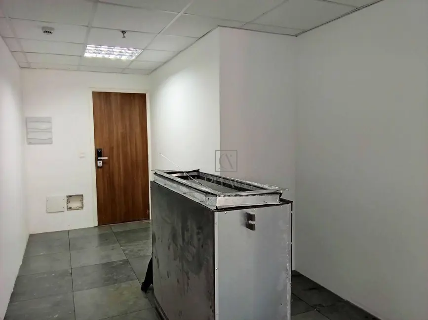 Foto 4 de Sala Comercial para alugar, 67m2 em Empresarial 18 do Forte, Barueri - SP