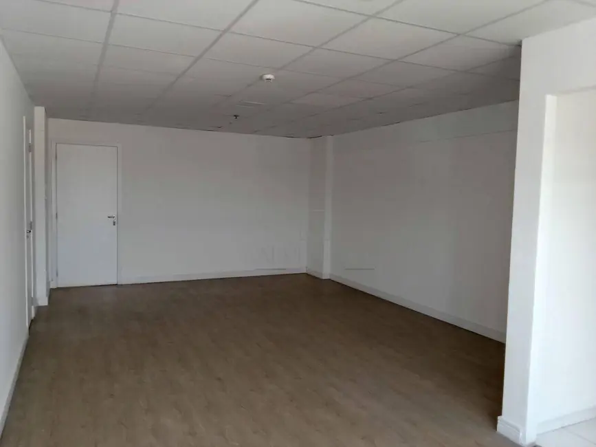 Sala Comercial para alugar, 74m2 em Centro, Barueri - SP - imagem 3 Foto 3 de Sala Comercial para alugar, 74m2 em Centro, Barueri - SP