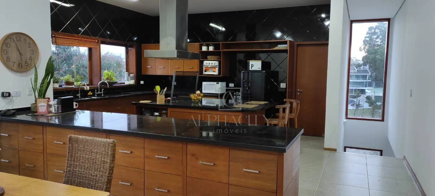 Foto 2 de Casa de Condomínio com 5 quartos à venda e para alugar, 1500m2 em Residencial Tamboré, Barueri - SP